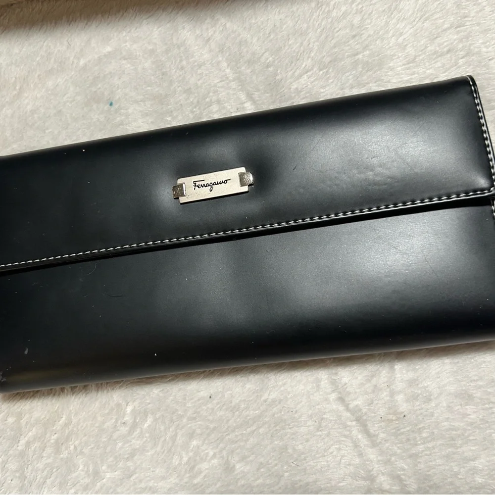 Salvatore Ferragamo Black Smooth Leather Men's Long Wallet with Silver Logo
